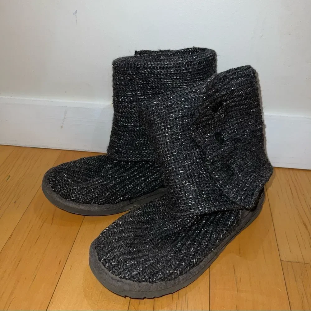 UGG Classic Cardy Pull-On Buttoned Boots Grey Size 8